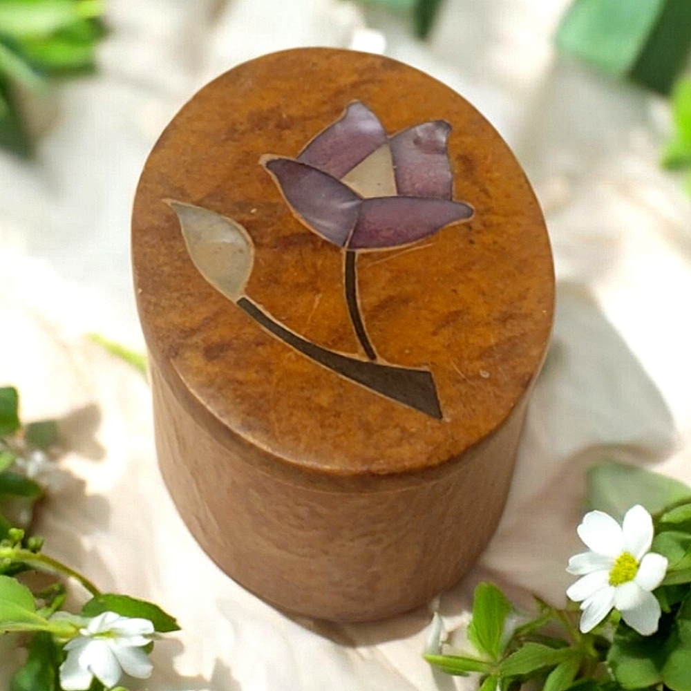Hand Made India Soapstone Trinket Box Mother of Pearl Inlay Vintage